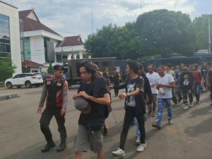 Polisi Tangkap 23 Preman Berkedok Jukir Liar di Bogor, Sita Duit Pungli-Miras Polisi Tangkap 23 Preman Berkedok Jukir Liar di Bogor, Sita Duit Pungli-Miras