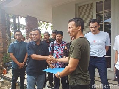 Sosok Attila Syach, Eks Suami Wulan Guritno yang Selamatkan Rumah Atalarik