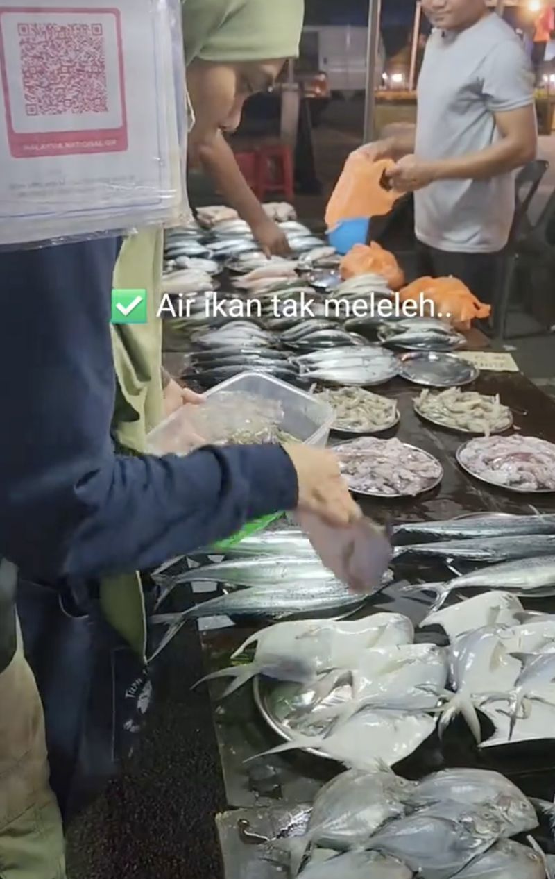 Bawa Wadah Sendiri Saat Jajan di Pasar Malam, Wanita Ini Banjir Pujian