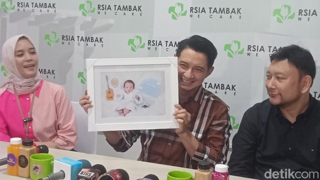 Berita Viral Selebriti dari InsertLive : Takut Dianggap Eksploitasi, Chand Kelvin Tak Buat Akun Instagram untuk Anak