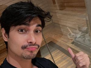 Video: Tahun Baruan ala Cinta Brian yang Nggak Suka Keramaian