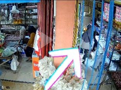 Viral Emak-emak Terekam CCTV Curi Beras-LPG di Pasar Paron Ngawi