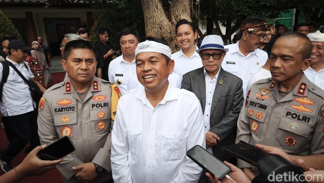 Highlight Dunia Hiburan InsertLive : Harta Kekayaan Gubernur Jabar Dedi Mulyadi yang Janji Tanggung Biaya Hidup Anak Korban Ledakan Garut