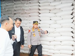 Kapolri-Mentan Tinjau Gudang Bulog Tanete, Cek Kesiapan Tampung dan Jaga Kualitas Pangan