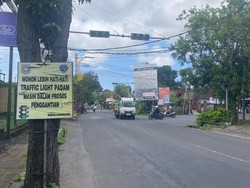 Mati Sepekan Lebih, Traffic Light di Karangasem Tak Kunjung Diperbaiki