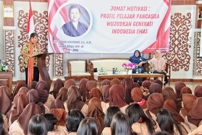 Lestari Moerdijat Lestari Moerdijat