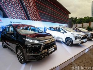 Melihat Lebih Dekat Xpander dan Xpander Cross Terbaru Melihat Lebih Dekat Xpander dan Xpander Cross Terbaru