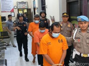 Modus 3 Pria Ngaku Wartawan Peras 3 Kades Trenggalek Puluhan Juta Modus 3 Pria Ngaku Wartawan Peras 3 Kades Trenggalek Puluhan Juta