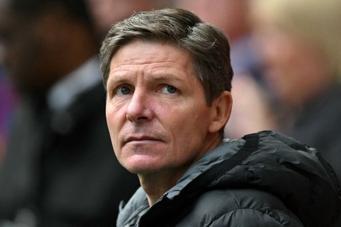 Oliver Glasner Crystal Palaces Austrian manager Oliver Glasner reacts ahead of the English FA Cup semi-final football between Crystal Palace and Aton Villa at Wembley Stadium in north London on April 26, 2025. (Photo by Glyn KIRK / AFP) / NOT FOR MARKETING OR ADVERTISING USE / RESTRICTED TO EDITORIAL USE