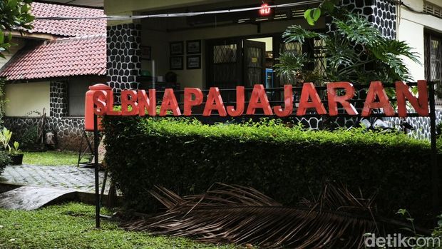 Pembongkaran kelas Sekolah Luar Biasa Negeri (SLBN) A Pajajaran Kota Bandung