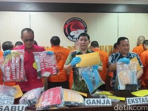 8 WNA Ditangkap di Bandara Ngurah Rai Bali gegara Bawa Narkoba 8 WNA Ditangkap di Bandara Ngurah Rai Bali gegara Bawa Narkoba
