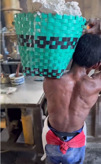 Proses Pembuatan Mie Lethek Pakai Tenaga Sapi Viral di Medsos￼