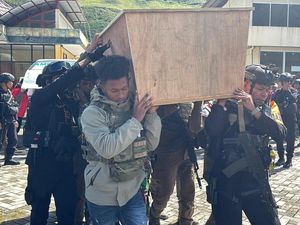 Bripda Dedi dan Bharada Raymon Gugur Ditembak KKB di Kampung Usir Bripda Dedi dan Bharada Raymon Gugur Ditembak KKB di Kampung Usir