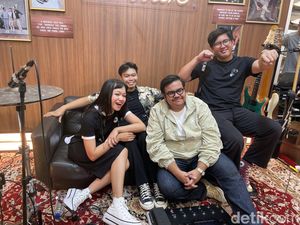 Reality Club Spill Tipis Kolaborasi Bareng Phum Viphurit di Synchronize Fest