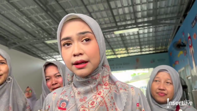 Update Informasi Selebriti InsertLive : Tegur Penampilan Aishar Khaled, Begini Pengalaman Ria Ricis Saat Ngonten Bareng