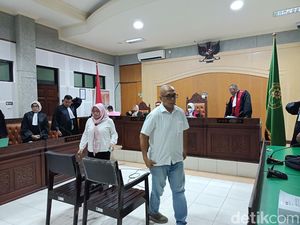 KPK Tuntut Dua Terdakwa Korupsi Shelter Tsunami NTB Penjara 6 dan 7,5 Tahun KPK Tuntut Dua Terdakwa Korupsi Shelter Tsunami NTB Penjara 6 dan 7,5 Tahun