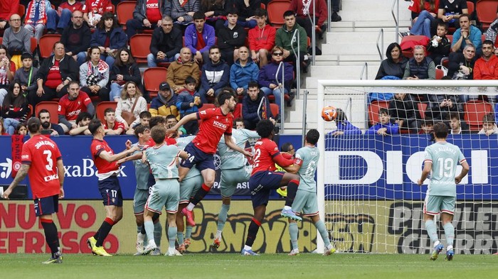 SOCCER-SPAIN-OSA-ATM/REPORT Soccer Football - LaLiga - Osasuna v Atletico Madrid - El Sadar Stadium, Pamplona, Spain - May 15, 2025 Osasunas Alejandro Catena scores their first goal REUTERS/Vincent West