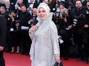 Syahrini Tanggapi Beda Wajahnya di Foto Getty & IG saat Festival Film Cannes Syahrini Tanggapi Beda Wajahnya di Foto Getty & IG saat Festival Film Cannes