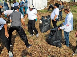 Video: Warga Bersih-bersih Sampah di Festival Bangun Desa Bangun Indonesia