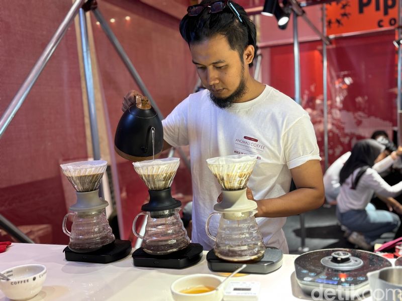 Bar Take Over dan Cupping untuk Umum Diserbu Pengunjung World of Coffee