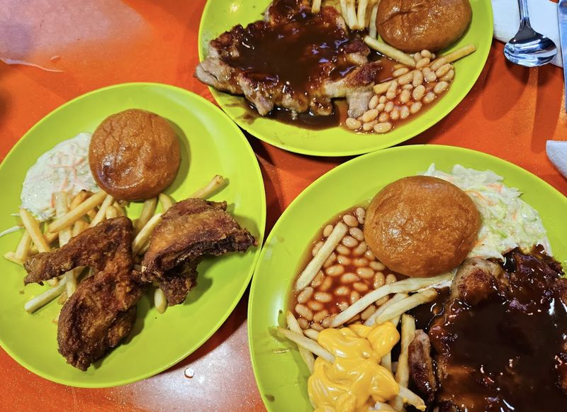 34 Tahun Jualan Pemilik Gerai Ayam Goreng Pensiun, Ada Penerusnya