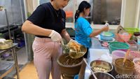 Sawadikap! Ada Tam Khao Pod dan Tom Yum di Resto Tersembunyi Ini