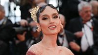 7 Pesona Cinta Laura di Red Carpet Cannes 2025, Pakai Kebaya Modern