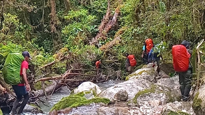 Pendaki berjulukan Firdaus Ahmad Fauzi (27) didapatkan tewas di Gunung Binaiya, Kabupaten Maluku Tengah, Maluku.