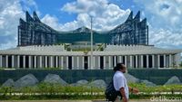 Megah Berkilauan! Begini Potret Istana Negara IKN di Malam Hari