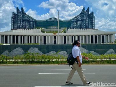 Megah Berkilauan! Begini Potret Istana Negara IKN di Malam Hari