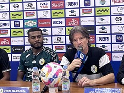 Huistra Sayangkan Flare Bikin Laga Terhenti tapi Senang PSS Menang