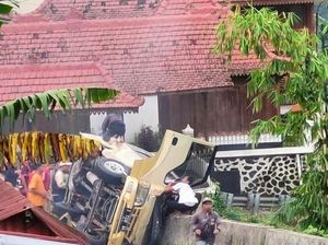 Sopir Elf Rombongan Piknik di Tawangmangu Jadi Tersangka Laka Maut! Sopir Elf Rombongan Piknik di Tawangmangu Jadi Tersangka Laka Maut!