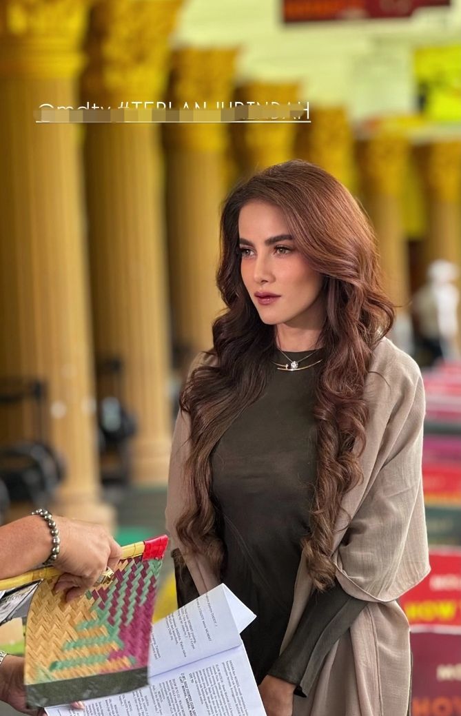 Olla Ramlan lepas hijab