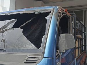 Video Rekaman CCTV Pria Jaket Ojol di Blitar Bakar Pikap Video Rekaman CCTV Pria Jaket Ojol di Blitar Bakar Pikap
