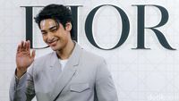 Foto: Pesona Aktor Thailand Apo Nattawin Hadiri Acara Dior di Plaza Indonesia