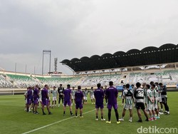 Nasib Degradasi PSS Ditentukan Duel Krusial Arema Lawan Semen Padang
