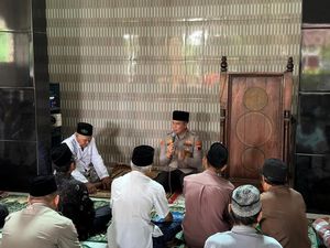 Safari Jumat di Kutasari, Kapolres Purbalingga Ajak Jemaah Cegah Aksi Premanisme Safari Jumat di Kutasari, Kapolres Purbalingga Ajak Jemaah Cegah Aksi Premanisme