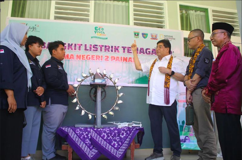 TMMIN Sambangi SMAN 2 Painan Pesisir Selatan Dalam Rangka Genba TEY ke-13 Toyota Indonesia