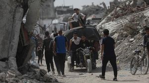 Warga Gaza Mengungsi Usai Serangan di Jabalia dan Beit Lahiya