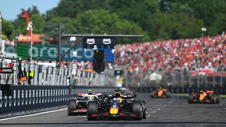 Max Verstappen Kokoh di Puncak F1 Emilia Romagna, Tumbangkan Duo McLaren