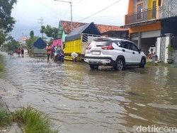 Banjir Kiriman Rendam Sampang, Jalur ke Omben Lumpuh