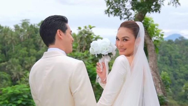 Berita Viral Selebriti dari InsertLive : Polemik Jeda Ijab Kabul Maxime Bouttier, Luna Maya: Wajarlah Orang Tegang