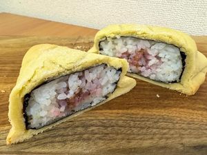 Nyeleneh! Melonpan Unik Berisi Onigiri hingga Ramen Babi Nyeleneh! Melonpan Unik Berisi Onigiri hingga Ramen Babi