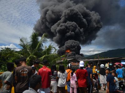 Pabrik Karet Terbakar di Padang, Ledakan Gegerkan Warga