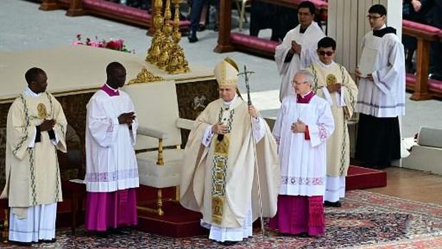 Pope Leo XIV addresses the crowd during a Holy Mass for the Beginning of his Pontificate, in St Peter's square in The Vatican on May 18, 2025. (Photo by Filippo MONTEFORTE / AFP)
