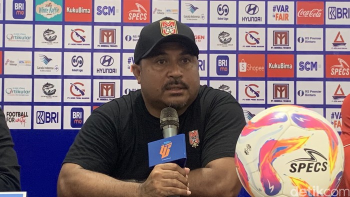 Pelatih Malut United Imran Nahumarury.