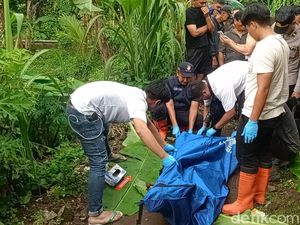 Kagetnya Wawan Abuy Lihat Mayat Mengambang di Sungai Cimulu Kagetnya Wawan Abuy Lihat Mayat Mengambang di Sungai Cimulu