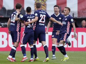 Menang 1 Poin dari Ajax, PSV Eindhoven Juara Eredivisie 2024/2025