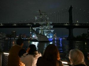 2 Orang Tewas-Belasan Terluka setelah Kapal AL Meksiko Tabrak Jembatan Brooklyn 2 Orang Tewas-Belasan Terluka setelah Kapal AL Meksiko Tabrak Jembatan Brooklyn