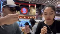 Seru! Siti Badriah Sempat Kulineran ke Thailand Sebelum Melahirkan